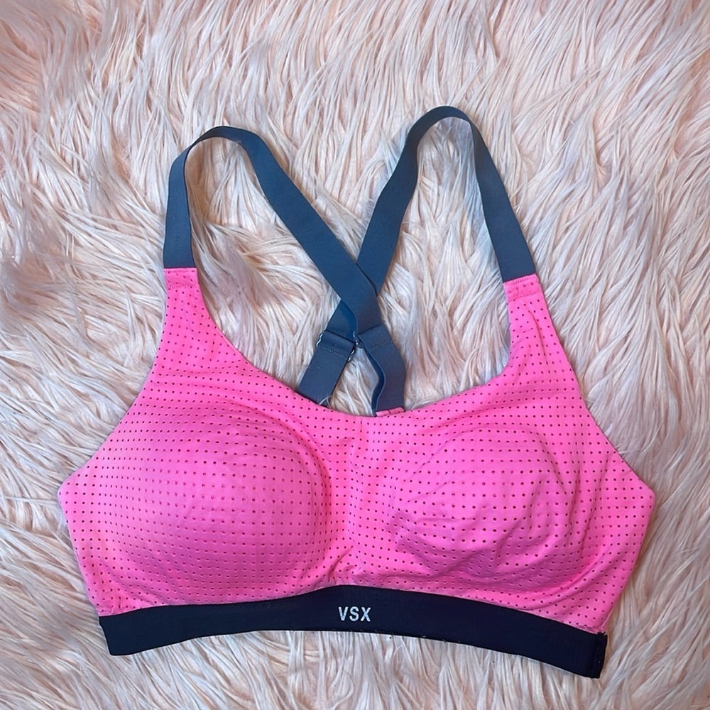 VSX Victoria’s Secret Sport Pink Sports Bra Size 32C‎